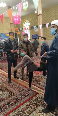 برگزاری مسابقات بومی محلی ویژه نوجوانان در روستای داشکسن شهرستان بویین میاندشت