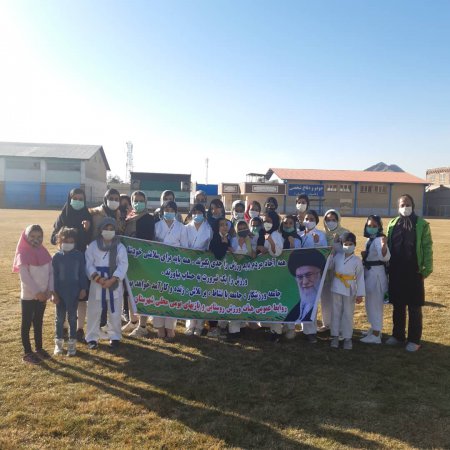 مسابقات طناب زنی ویژه بانوان در شهرستان مبارکه برگزار شد