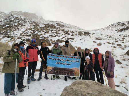برگزاری برنامه کوه‌گشت در منطقه گردشگری اردسته شهرستان دهاقان