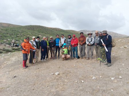 صعود گروه کوهنوردان طایفه رحیملو از هیئت روستایی شهرستان شهرضا به کوه شنلی دهاقان