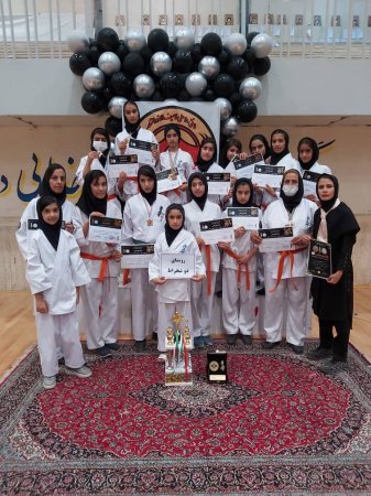مقام سوم تیم روستای دوشخراط  شهرستان خوانسار در هفتمین دوره مسابقات قهرمانی کشور کاراته .سبک شین رزم ذوالفقار