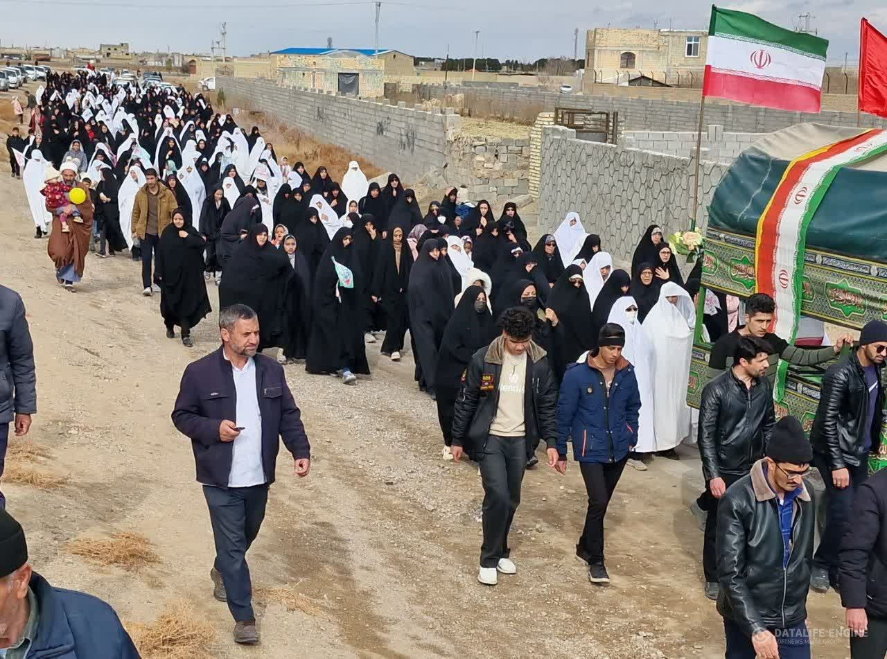 شاد پیمایی و پیاده روی بزرگ خانوادگی میلاد نوردرشهرستان ورزنه