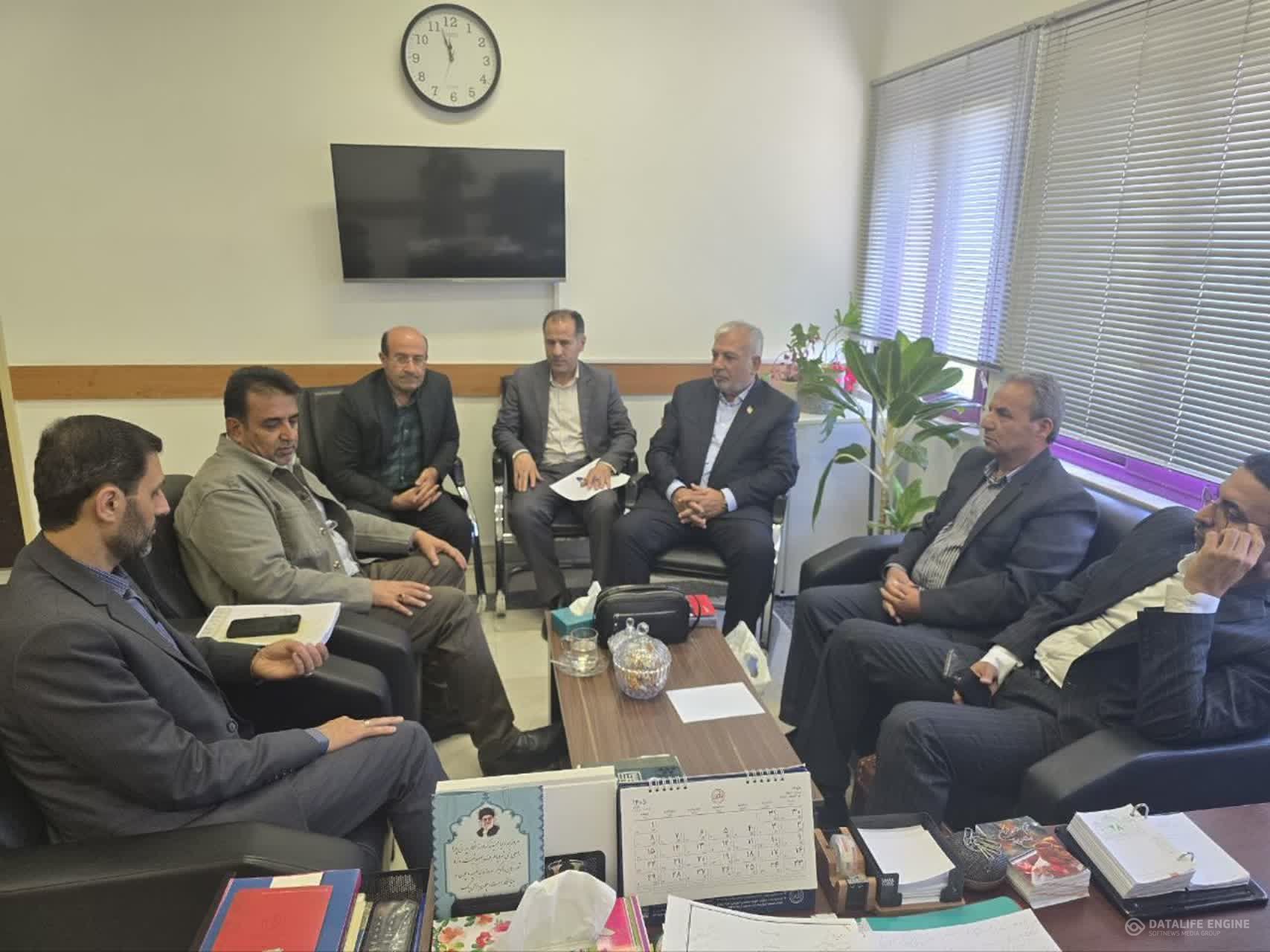 برگزاری نشست مشترک دکتر همیاری مدیر کل گروه روستایی عشایری وزارت ورزش و جوانان با رئیس ورزش های بومی محلی اصفهان