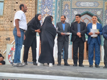 حضور نائب‌رئیس هیئت ورزش روستایی و بازی‌های بومی‌محلی استان اصفهان در جشنواره بومی‌محلی روستای زرنجان